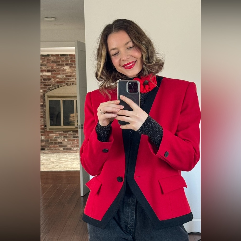 Vintage Red with black detailing blazer , beautiful cut, wool blend Medium-Large - Picture 6 of 6